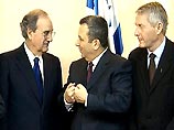 Группу экспертов возглавляет бывший американский сенатор Джордж Митчелл, который известен, как посредник в мирном процессе в Северной Ирландии Группу экспертов возглавляет бывший американский сенатор Джордж Митчелл, который известен, как посредник в мирном процессе в Северной Ирландии