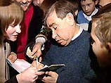 В интервью НТВ.RU он сообщил: "В этом году я решил собрать только самых дорогих и любимых мною людей, посидеть с ними в ресторане Дома кино и отметить свои 70 лет в узком кругу" В интервью НТВ.RU он сообщил: "В этом году я решил собрать только самых дорогих и любимых мною людей, посидеть с ними в ресторане Дома кино и отметить свои 70 лет в узком кругу"