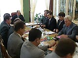 Президент России Владимир Путин в своей резиденции "Долгие Бороды" на Валдае провел рабочее совещание с руководителями тех субъектов федерации, которые входят в Северо-западный федеральный округ