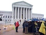 Верховный Суд должен вынести решение - стоит ли продолжать пересчет спорных бюллетеней в штате Флорида Верховный Суд должен вынести решение - стоит ли продолжать пересчет спорных бюллетеней в штате Флорида
