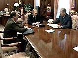 Секретный разговор президента с главой ФСБ о штурме здания мюзикла "Норд-Ост" был прочитан по губам Секретный разговор президента с главой ФСБ о штурме здания мюзикла "Норд-Ост" был прочитан по губам