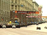 Либерально-демократическая партия России провела в центре Москвы митинг, посвященный Дню Конституции и 11-летию создания ЛДПР. В нем приняли участие около 2 тыс. человек