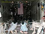 Скандал в Пентагоне: фотографии перевозки пленных талибов появились в интернете