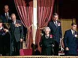Великобритания отмечает День поминовения с участием королевы Елизаветы II и премьер-министра Тони Блэра