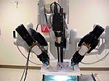 Хирургический робот, деятельность которого обычно ограничивалась пространством операционных госпиталя в Пэддингтоне, сыграл роль в последнем кинофильме сериала о Джеймсе Бонде