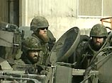Морские маневры продолжались около пятнадцати минут до тех пор, пока военные не высадили десант на палубу судна. Морские маневры продолжались около пятнадцати минут до тех пор, пока военные не высадили десант на палубу судна.
