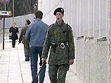 В целях самозащиты, бывший военный воспользовался своим табельным оружием, сделав три выстрела в капитана "Литекса" В целях самозащиты, бывший военный воспользовался своим табельным оружием, сделав три выстрела в капитана "Литекса"