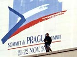 Вместе с Кучмой за чешскими визами обратилось еще около 30 человек, которые будут представлять Украину на пражском саммите
