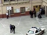 Полиция сейчас ведет расследование обстоятельств захвата учеников в школе в городе Эль Хоспиталет де Лобрегат