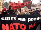 На саммите НАТО в Праге Буша будут охранять американские самолеты, солдаты и тайные агенты