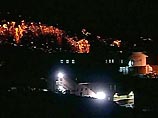 На Сицилии лава из вулкана Этна угрожает снести туристическую гостиницу