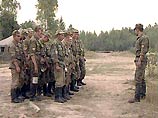 Владимир Путин поручил Минобороны разобраться с неуставными отношениями в армии Владимир Путин поручил Минобороны разобраться с неуставными отношениями в армии