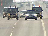 26 ноября сотрудники ГИБДД, несущие службу на президентской трассе Рублево-Успенского шоссе, в трубе под проезжей частью нашли три заводских железных ящика со взрывчаткой общим весом 40 кг