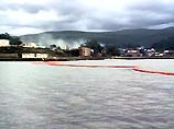 Из затонувшего в 133 милях от северо-западных берегов Испании танкера "Престиж" продолжается утечка нефтепродуктов