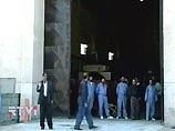 Другая группа инспекторов направилась к промышленному комплексу "Ан-Наср" примерно в 50 км к северу от Багдада, где ранее, по данным предыдущих проверок, производились боеприпасы, способные содержать химическую начинку