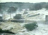 В Бразилии сильнейшие наводнения нанесли огромный ущерб хозяйству. Из-за разгула стихии уже погибли 49 человек и более 120 тысяч бразильцев остались без крова