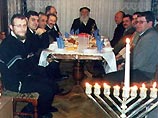 Это первый праздник иудейского календаря, который носит чисто исторический характер и не был установлен в Пятикнижии