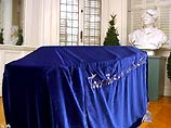 В Париже прошла торжественная церемония захоронения останков Александра Дюма в Пантеоне