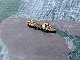 Еще одно нефтяное пятно из затонувшего танкера "Престиж" достигло побережья Галисии в районе Коста-де-ла-Муэрте