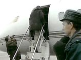 Специальный самолет, на борту которого находился гражданин США, осужденный в России на 20 лет лишения свободы и помилованный сегодня Владимиром Путиным, приземлился на военно-воздушной базе США