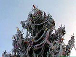 Основная работа по новогоднему украшению елок начнетя 7 декабря. На оригинальность оформления претендуют сразу несколько организаций