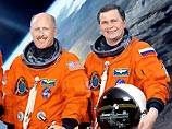 Два космонавта - американец Кеннет Бауэрсокс и россиянин Николай Бударин - должны были провести ряд ремонтных работ внешнего оборудования, находящегося на поверхности станции Два космонавта - американец Кеннет Бауэрсокс и россиянин Николай Бударин - должны были провести ряд ремонтных работ внешнего оборудования, находящегося на поверхности станции