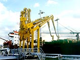 В порту Клайпеды начата разгрузка севшего на мель танкера