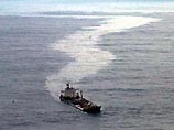 Правительство Испании ввело сегодня запрет на вход в свои порты однокорпусных танкеров, которые перевозят мазут, битум, "тяжелые" сорта нефти и другие опасные для окружающей среды грузы