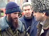 В июне 1992 г. был назначен префектом Гудермеса. Тогда же возглавил вооруженное формирование "президентские береты", поддерживающее президента Чечни Джохара Дудаева