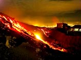 Трое раненых доставлены в больницу, остальные, получившие легкие ожоги и ушибы, были осмотрены врачами на месте и отпущены домой Трое раненых доставлены в больницу, остальные, получившие легкие ожоги и ушибы, были осмотрены врачами на месте и отпущены домой