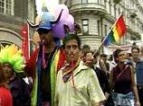 Начиная с июня 2003 года парижская мэрия и совет по туризму намерены занятся привлечением в Париж геев и лесбиянок из США и других стран.