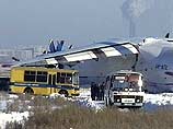 Ан-70 компании "Газпром" совершил вынужденную посадку в аэропорту Советского