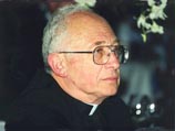 Архиепископ считает, что каждое государство имеет право защищаться от нападения, но это должно быть реальное нападение, а не вероятность агрессии Архиепископ считает, что каждое государство имеет право защищаться от нападения, но это должно быть реальное нападение, а не вероятность агрессии