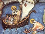 Русские моряки обращались к свт. Николаю с молитвой, поскольку верили, что с его помощью затихают бури и корабли благополучно находят свой путь в морской стихии