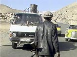 Колонна машин, вышедшая из Кабула, была остановлена неизвестными возле столицы одноименной провинции города Газни