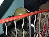 В Юго-Восточном административном округе Москвы при штурме квартиры, с балкона которой неизвестный мужчина вел беспорядочную стрельбу по прохожим, погиб боец отряда милиции специального назначения