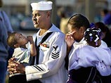 На борту авианосца США 'Теодор Рузвельт' сотни моряков заболели кишечным гриппом На борту авианосца США 'Теодор Рузвельт' сотни моряков заболели кишечным гриппом