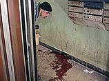 Неизвестные в масках поджидали журналистов в подъезде дома, где они живут. Их избивали металлическими прутьями и обрезками труб. Попытки ограбления не было Неизвестные в масках поджидали журналистов в подъезде дома, где они живут. Их избивали металлическими прутьями и обрезками труб. Попытки ограбления не было