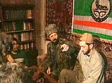 В Грозненском районе Чечни, в селении Старые Атаги, на улице Кирова, в доме, принадлежащем одному из лидеров боевиков Зелимхану Яндарбиеву, обнаружен архив чеченских сепаратистов В Грозненском районе Чечни, в селении Старые Атаги, на улице Кирова, в доме, принадлежащем одному из лидеров боевиков Зелимхану Яндарбиеву, обнаружен архив чеченских сепаратистов