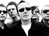 Страммер стал легендой рока в конце 70-х, когда возглавил лондонскую группу The Clash, исполняющую музыку в стиле панк