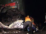 На месте происшествия работает аварийно-спасательная бригада МЧС На месте происшествия работает аварийно-спасательная бригада МЧС