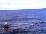 На северо-западном побережье Испании сегодня появились новые выбросы нефтепродуктов с затонувшего танкера "Престиж" На северо-западном побережье Испании сегодня появились новые выбросы нефтепродуктов с затонувшего танкера "Престиж"
