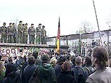 Немка, потерявшая свою землю из-за строительства Берлинской стены, требует у правительства компенсацию Немка, потерявшая свою землю из-за строительства Берлинской стены, требует у правительства компенсацию