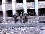 Спасатели МЧС извлекли с начала работ из-под завалов разрушенного здания Дома правительства Чечни 5 живых людей
