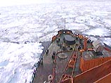 Почти 100 судов, следовавших по Азовскому морю, оказались в ледовом плену