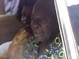 Мваи Кибаки - политик-ветеран: ему 71 год, и он начинал карьеру еще при первом президенте Кении Джомо Кениатте в 60-е. Проработал министром финансов с 1969 по 1982 гг, в течение 10 лет /1978 - 1988/ также был вице-президентом страны. Впоследствии он возгл