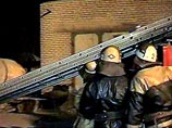 В тушении пламени задействованы подразделения противопожарной службы УВД Омской области и пожарные расчеты самого предприятия