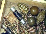 Были изъяты компоненты, как минимум, к трем взрывным устройствам: это гранаты Ф-1, радиотехнические устройства, провода, а также около 3 тыс. патронов для автоматов и 500 патронов для винтовок