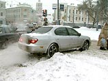 Из-за обильных снегопадов в Москве резко осложнилась дорожная обстановка Из-за обильных снегопадов в Москве резко осложнилась дорожная обстановка