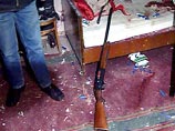 В Юго-Западном округе столицы пьяный мужчина из охотничьего ружья убил своего 14-летнего сына и тяжело ранил жену и дочь 15 лет В Юго-Западном округе столицы пьяный мужчина из охотничьего ружья убил своего 14-летнего сына и тяжело ранил жену и дочь 15 лет